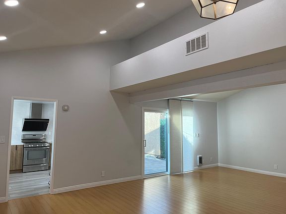 Living Room / Dinning Room