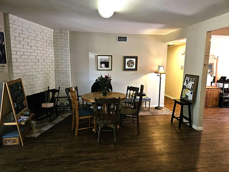 1087 N Greengrove St — Photo 8