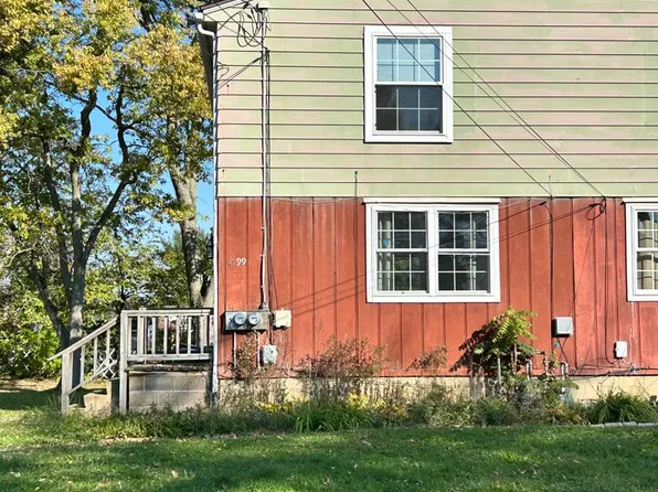 1099 Stratford St, Barberton, OH 44203