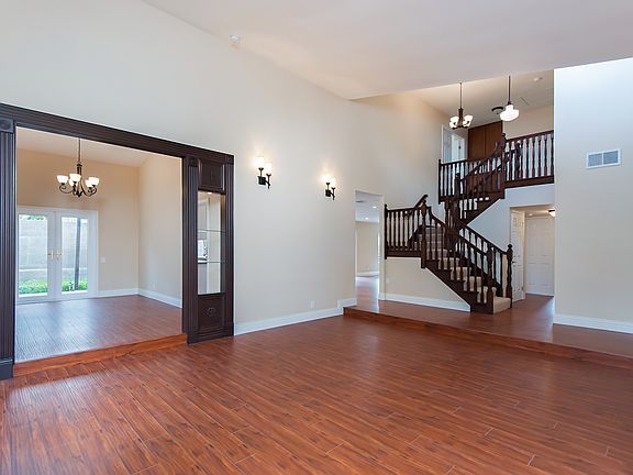 5th image of 4998 Hollyglen Ct