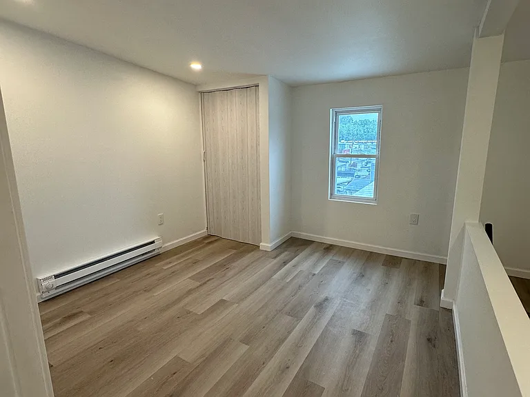 525 Perry St — Photo 33