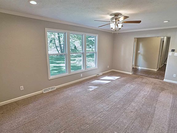4th image of 25125 Pin Oak Dr