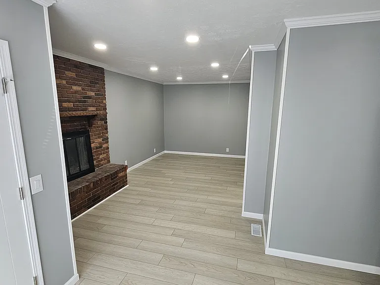 102 Martin Dr — Photo 7