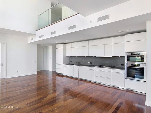 4th image of 101 Warren St #7C