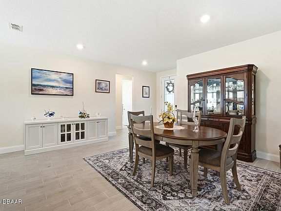 2nd image of 2137 Raglan Cir