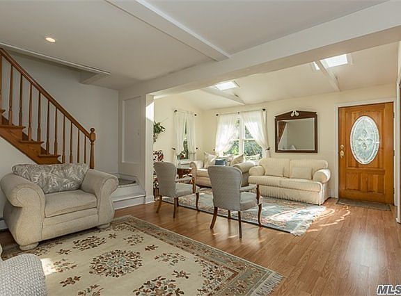 3rd image of 27 Catherine St