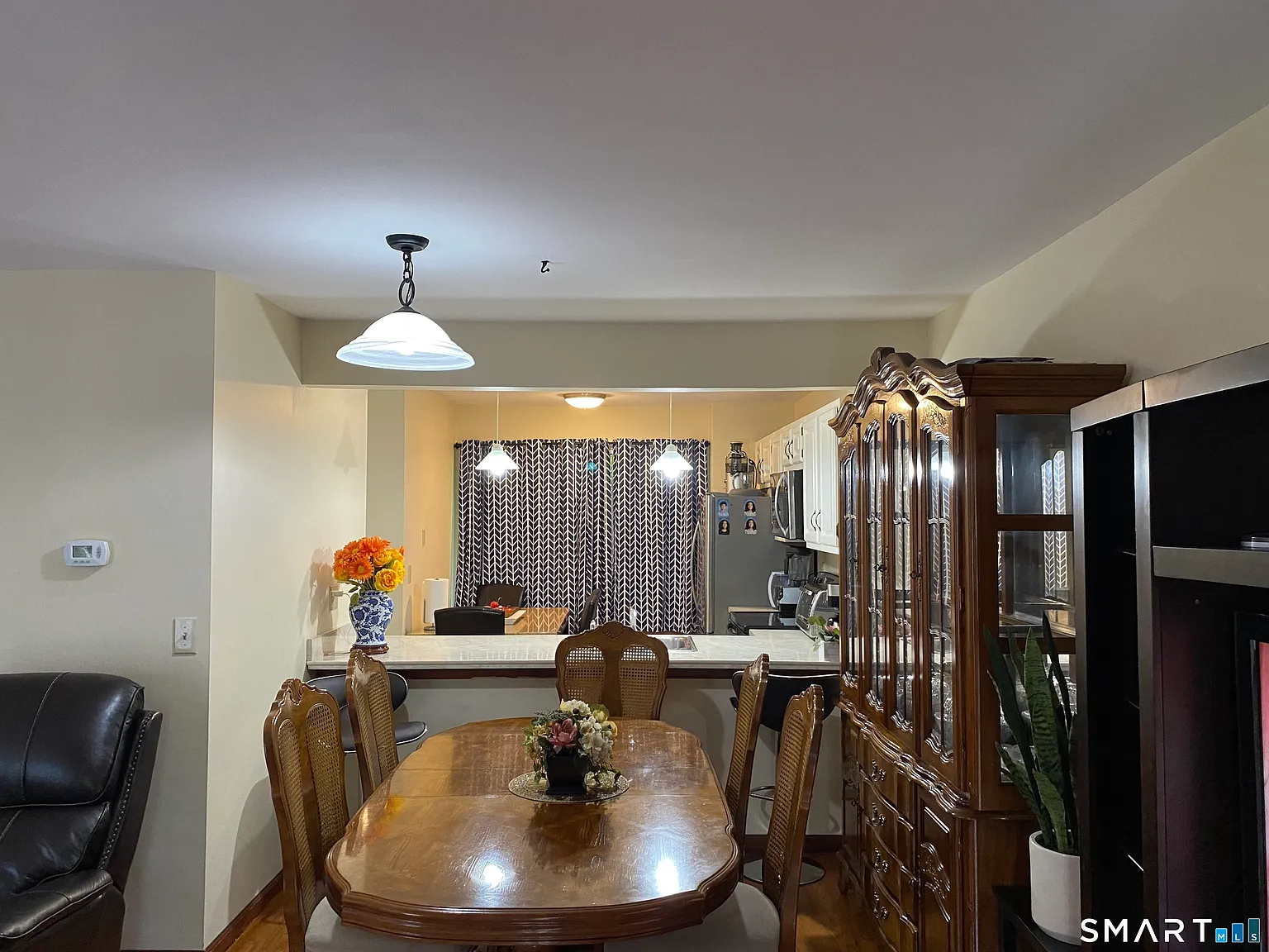 2 bed, 1.5 bath, 1706 sqft, $2,600 — Photo 3