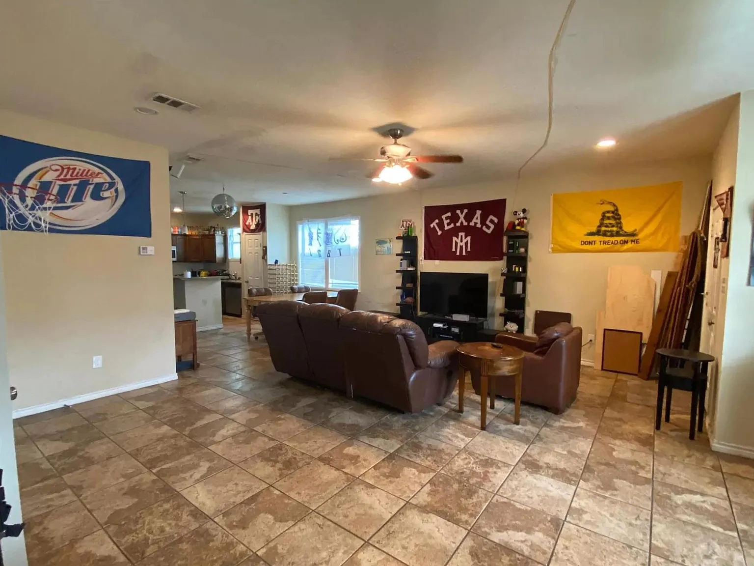 5 bed, 2187 sqft, $3,795 — Photo 2