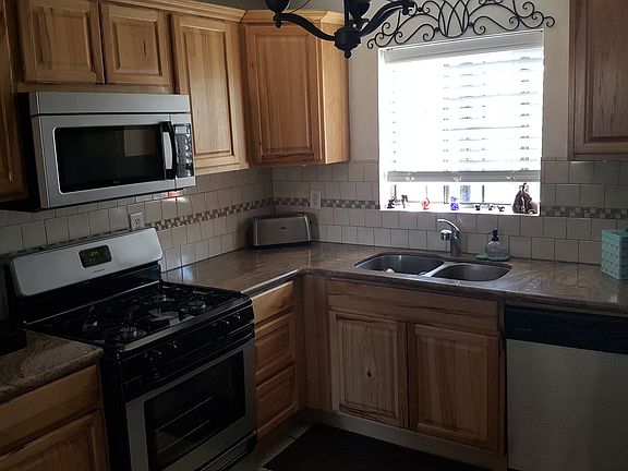 3rd image of 5316 Euclid Ave NE