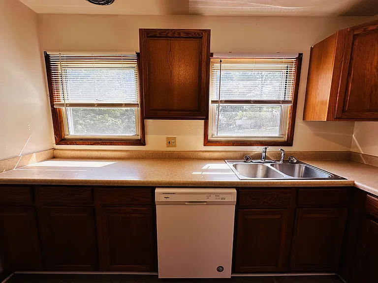 1331 Keesling Ave — Photo 9