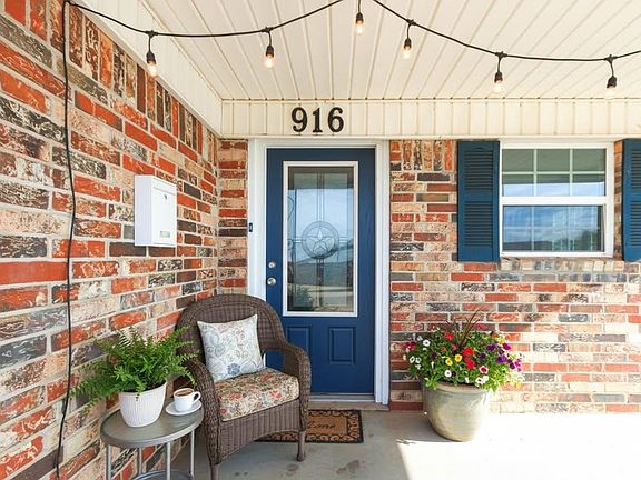 4th image of 916 N Lee St