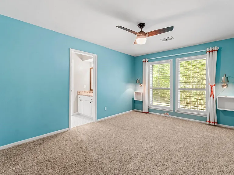 7 Elwood Hills Ct — Photo 36