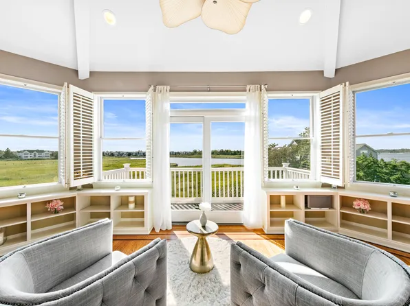 30 Columbus Dr, Monmouth Beach, NJ 07750