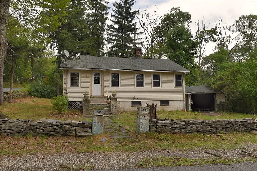 26 Dogwood Road S photo 1