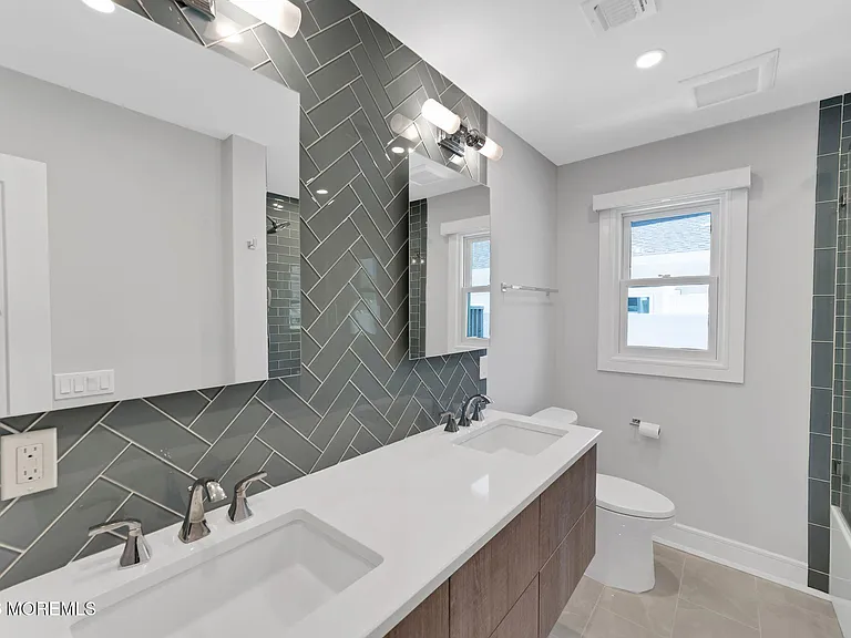 347 Bay Ln — Photo 41