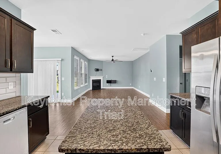504 Eagles Way — Photo 10
