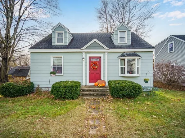 20 Spence St, Chicopee, MA 01020