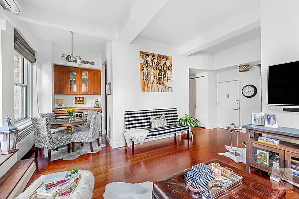 Sold by Compass | media 2