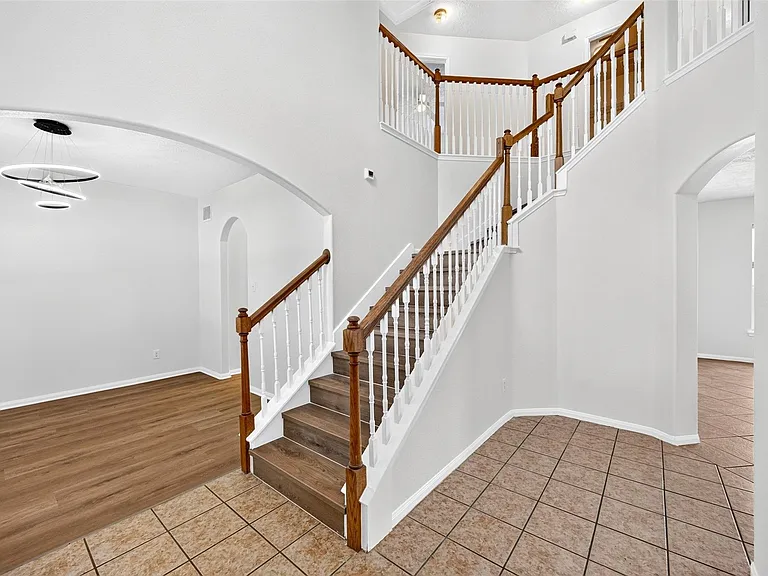 19246 Hopeview Ct — Photo 24