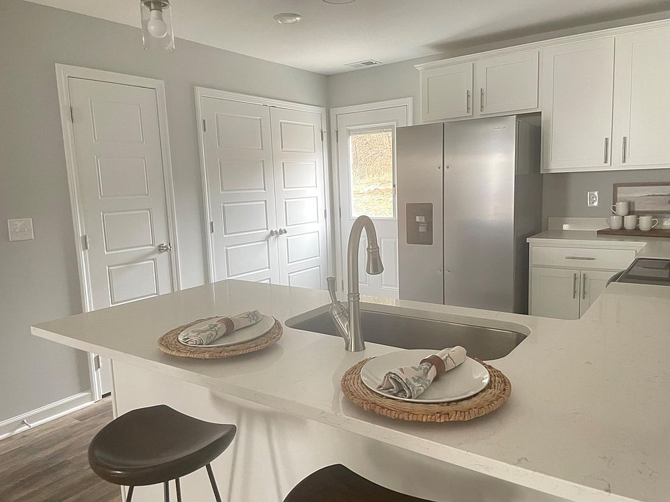 Stanley Village Townhomes 100 Henry Dr Burns TN Zillow