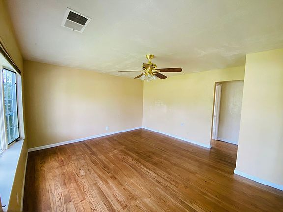 3rd image of 9152 Locust St