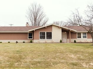 18405 Heathway Ln, Brookfield, WI 53045