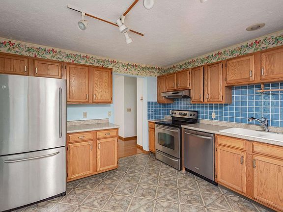 3rd image of 4675 Kynnelworth Dr APT 301
