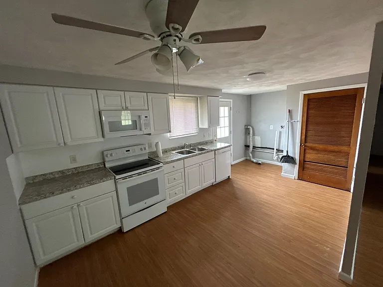 1229 W 19th St #BACK — Photo 5