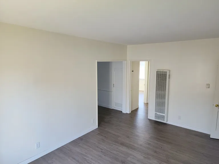 4767 San Vicente Blvd #6 — Photo 29