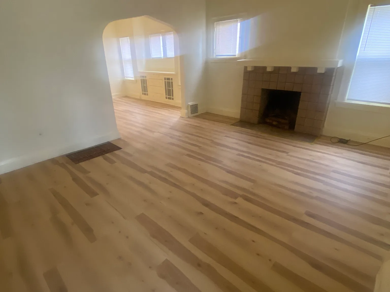 2 bed, 1302 sqft, $945 — Photo 2