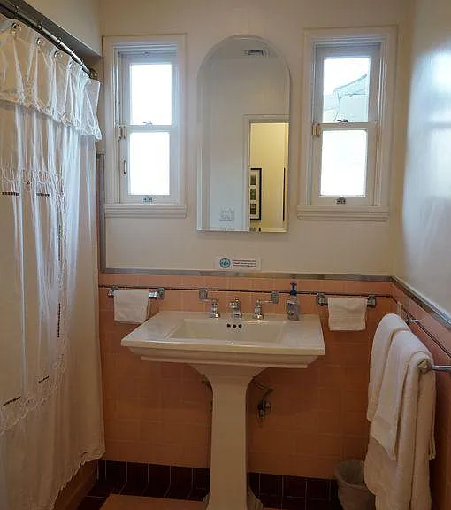 Second Bath with Shower/Tub