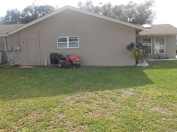 3rd image of 4905 Whiteoak Dr W