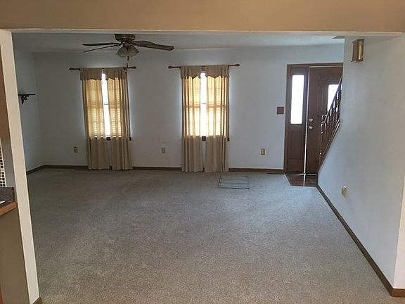 3rd image of 130 Clayburne Blvd