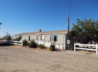 10636 Valencia St, Oak Hills, CA 92344