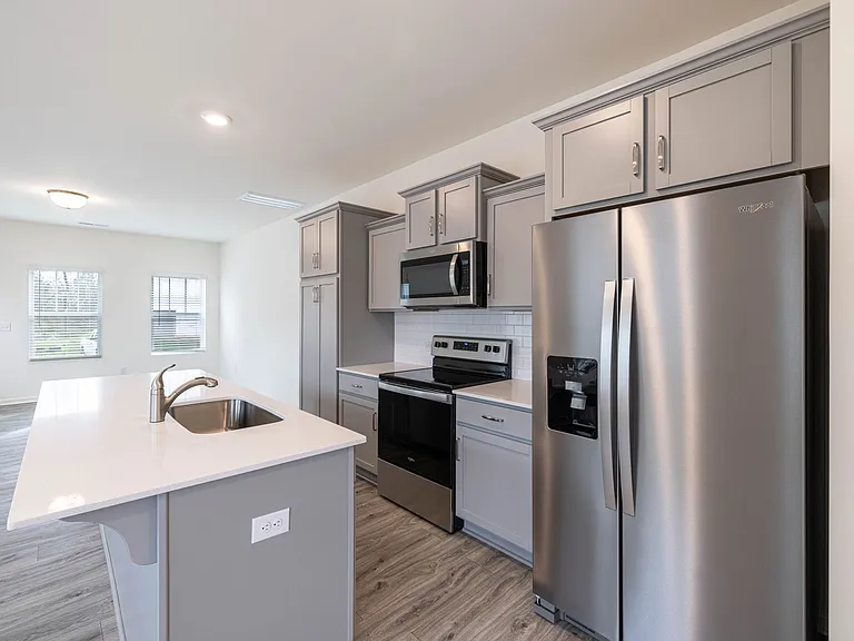 461 Kinnerton Pl — Photo 8