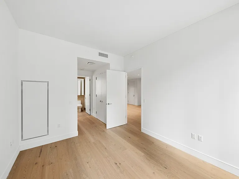 312 W 43rd St #2B — Photo 8