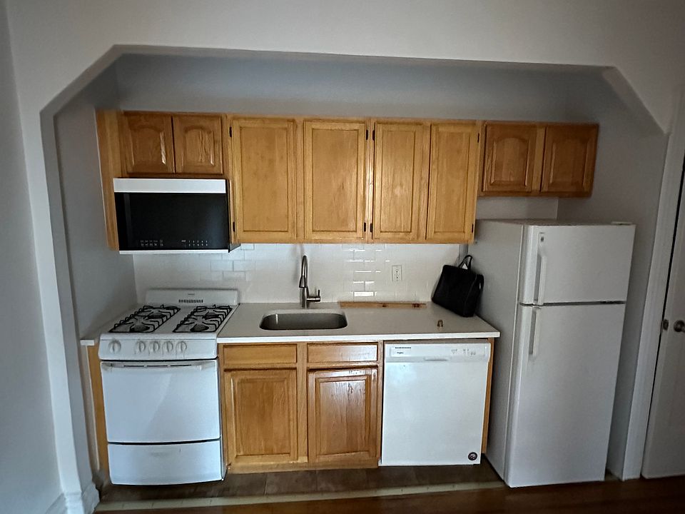 2nd image of 1151 Brighton Beach Ave #41