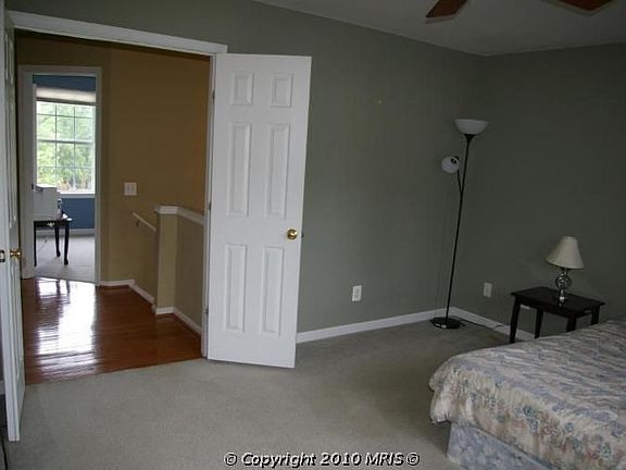 4th image of 5826 Moonbeam Dr