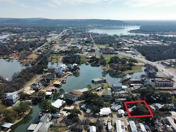 3rd image of 118 Bonny Cove Drive