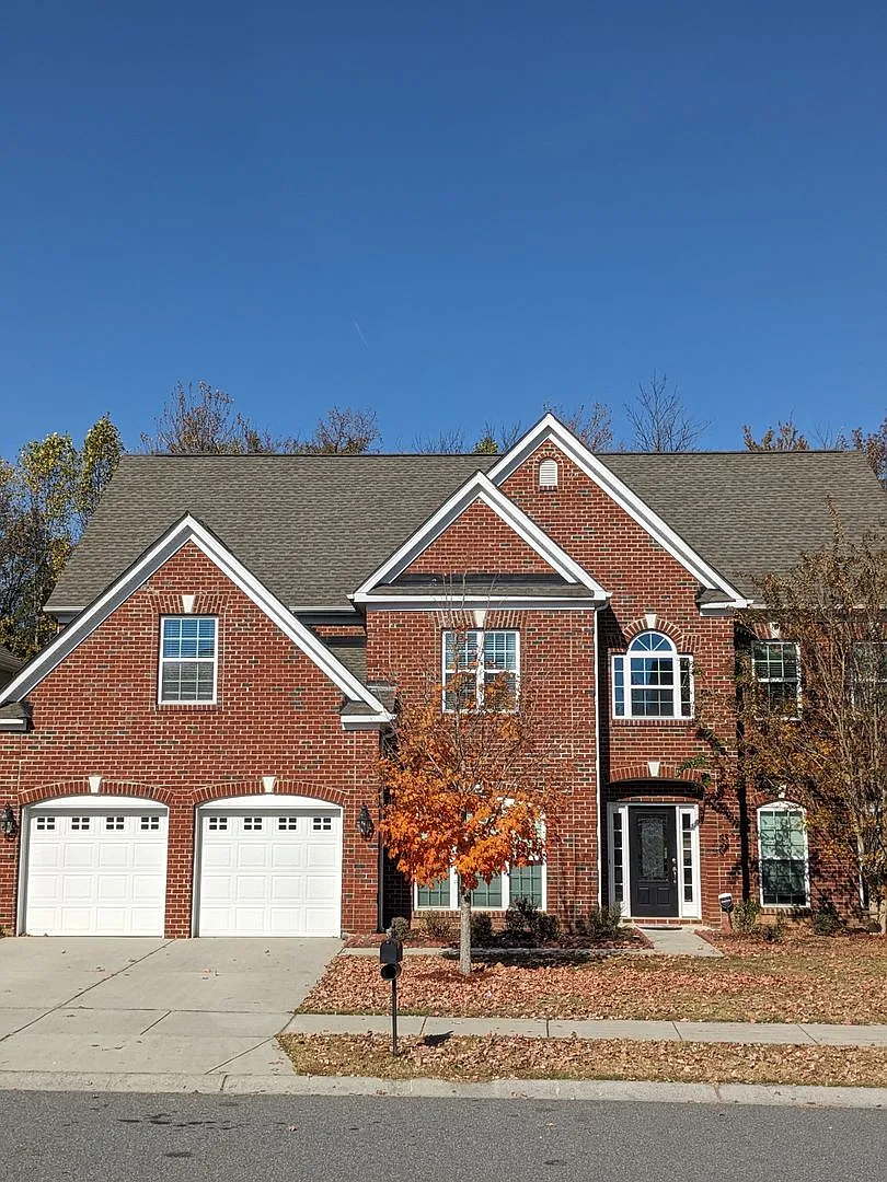Stunning 7 Bedroom House with a Loft and Updated Kitchen in Harrisburg — Photo 1