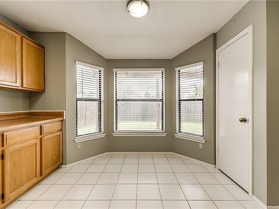 4th image of 2206 Orchard Trl