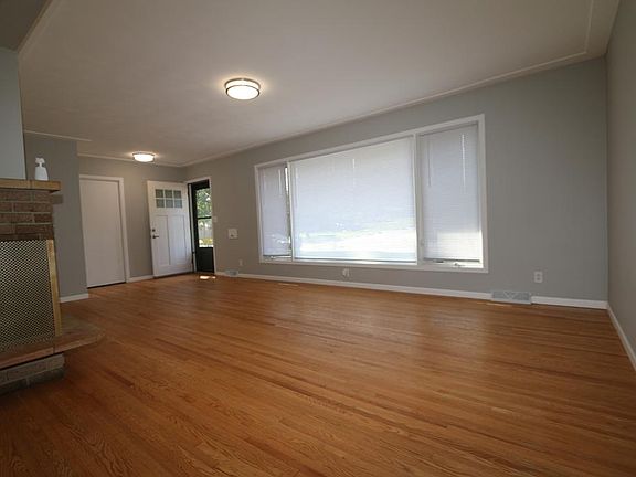 4th image of 1407 Brooks Ave W