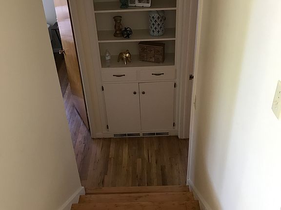 3rd image of 1055 Sahara St