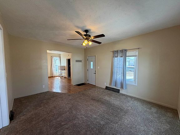 3rd image of 801 S 4th St