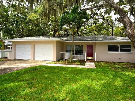 3rd image of 246 Garden Cir N