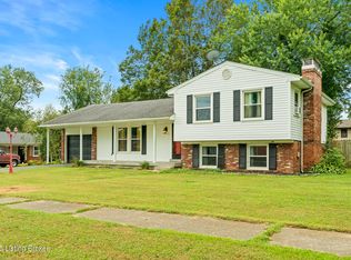 9204 Glover Ln, Rolling Hills, KY 40242