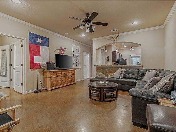 4th image of 3209 Papa Bear Dr