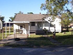 2nd image of 1039 16th St