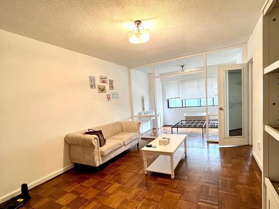2141 I St NW #410