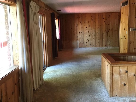 4th image of 253 Park Ln